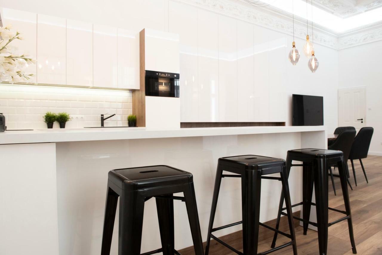 בודפשט Luxury Apartment By Hi5 - Kalman Imre Suite מראה חיצוני תמונה